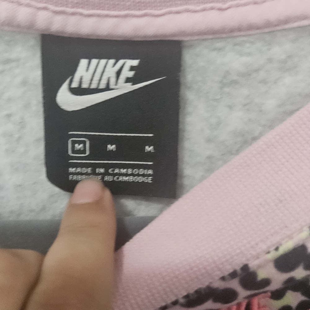 Nike Pink Leopard Print Sweatshirt - Picture 2 of 3